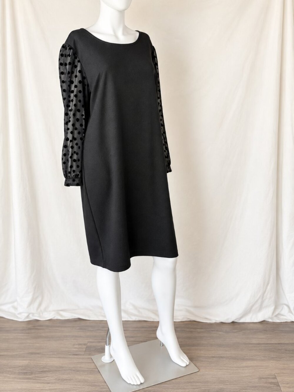 Karl Lagerfeld Paris Black Sheer Polka Dot Balloon Sleeve Shift Dress – Size 16